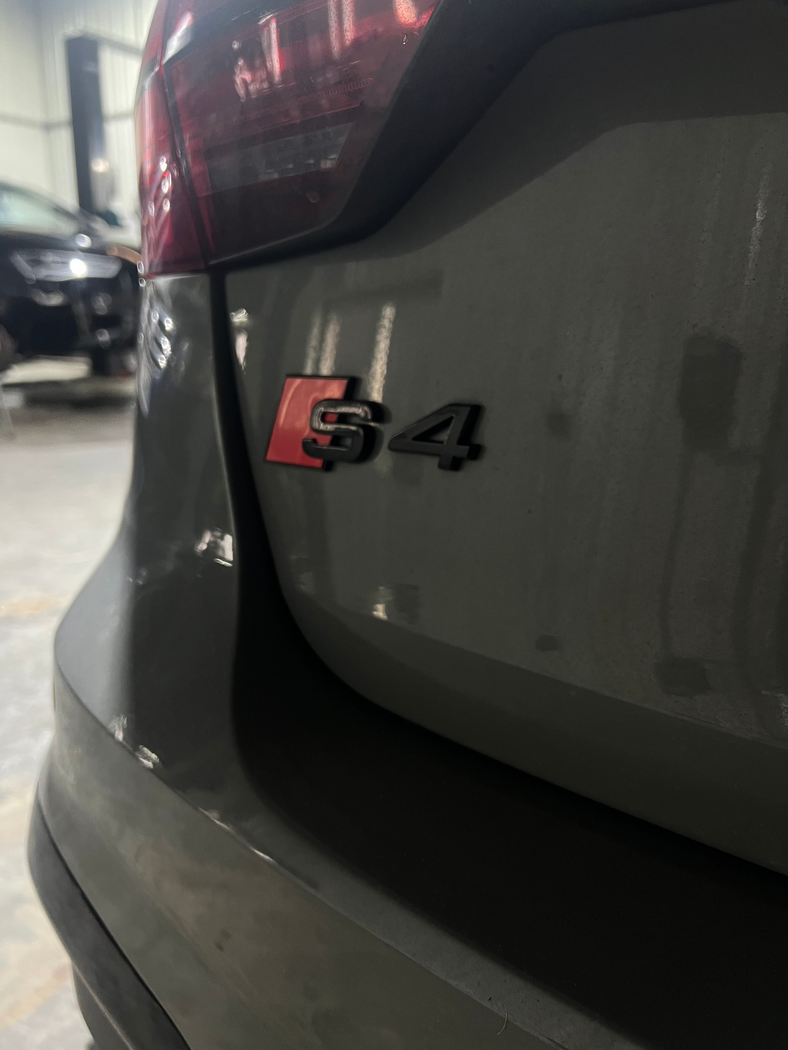 Audi S4 – S4 Emblem